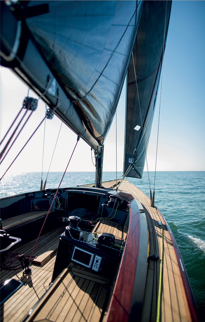 tofinou sailing in the open sea view from the cockpit